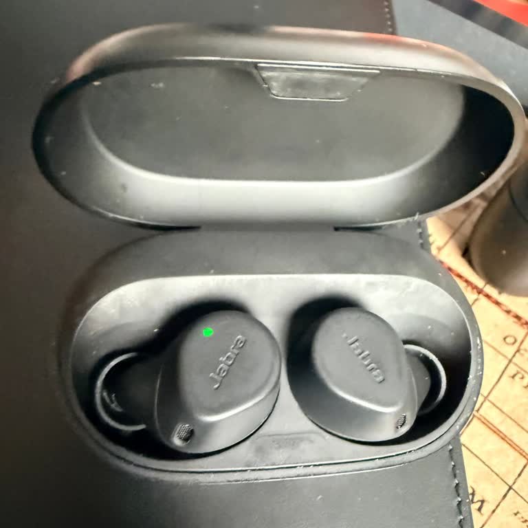 Jabra Elite 7 Active con fallo en auricular derecho, exijo cambio gratuito