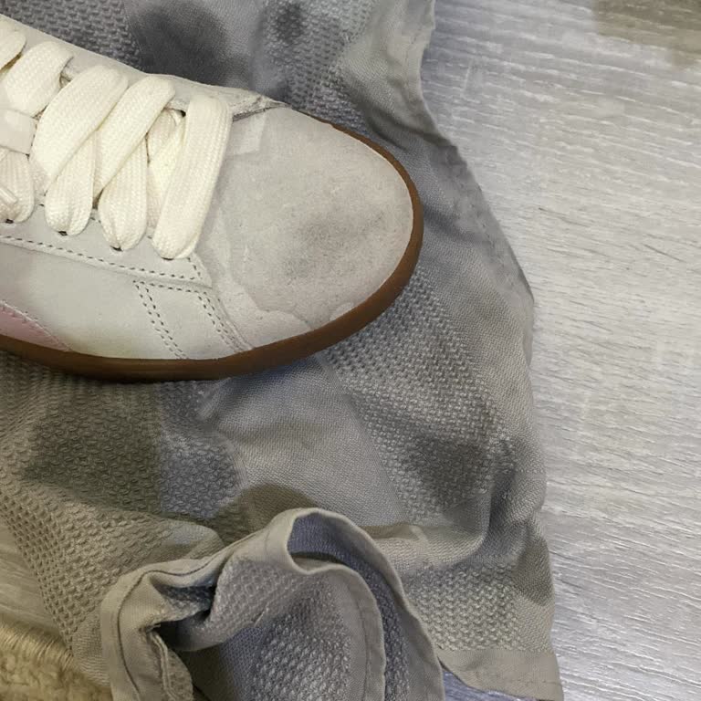 Deichmann Mağazasında Puma Ayakkabısının Su İzi Nedeniyle Değişim Talebi