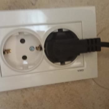 Patlayan Fırın Sigortaları Attırdı, Güvenlik Riski Oluştu