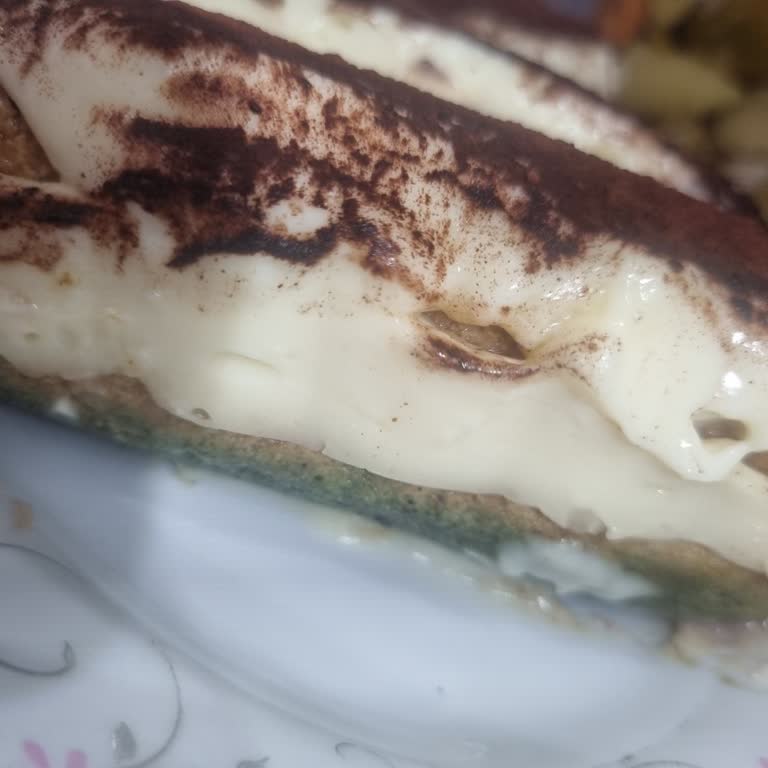 Kedi Dili Bisküviyle Hazırlanan Tiramisu Yeşile Döndü: Gıda Güvenliği Endişesi