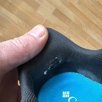 Columbia Outdoor Ayakkabısının 1,5 Ay İçinde Astarı Yırtıldı, Mağaza Kullanıcı Hatası Dedi