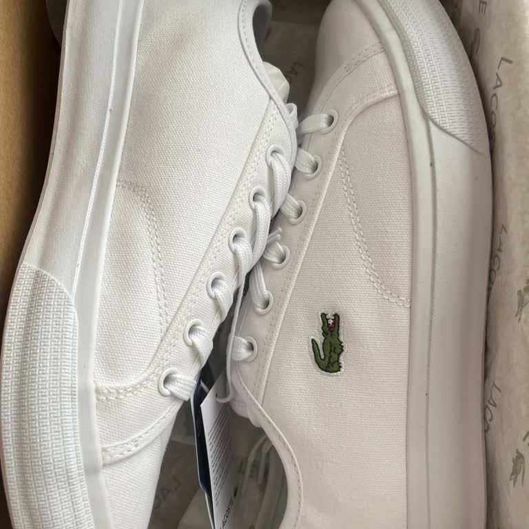 Lacoste Çocuk Ayakkabısının Deri Olması Yanıltıcı, Bez Gönderildi Ve Ücret İadesi Talep Ediyorum