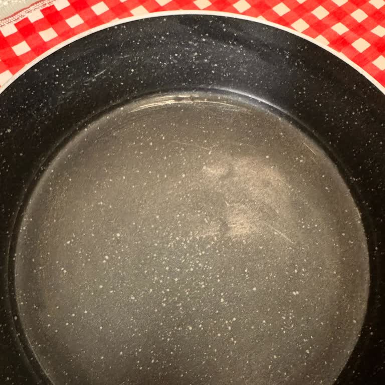 Schafer Boyası Dökülen Tencere Seti Ve Şirketin Cevapsız Tutumu İçin Tam İade Talebi