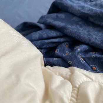 Yorganın Yünleri Dışarı Çıkıyor Ve Evde Koyun Besliyormuş Gibi Görünüm Oluşturuyor, İade Talebi