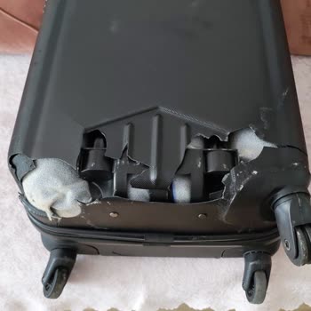 Paramparça Valiz Ve Çözüm Beklentisi