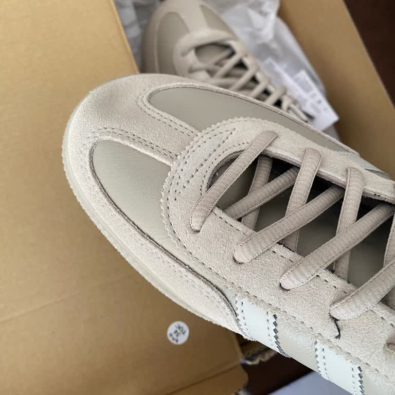 Defolu Adidas Handball Spezial Ayakkabının Ücretsiz Ve Kapıdan Teslimatlı İadesi Talebi