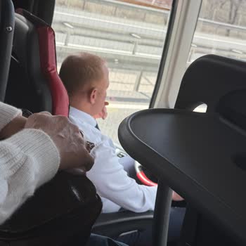 Şoförün Seyir Halinde Sigara İçmesi Yolcu Sağlığını Tehlikeye Atıyor