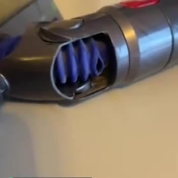 Dyson V15 Lazer Başlık Hortumu Yırtıldı