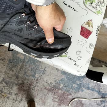 Ayıplı Botta Yapışkanların Dağılması Ve Trendyol'un Değişim Reddetmesi