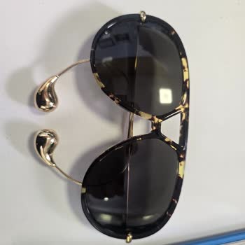 Bottega Veneta Güneş Gözlüğü İçin Kutu Eksikliği Ve Mağaza İhmali