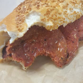 Çiğ Sucuk Ve Yetersiz Şube İlgisi