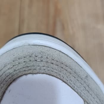 İkinci Kez Ayakkabılar Patladı Satıcı Soğuk Ve Özürsüz