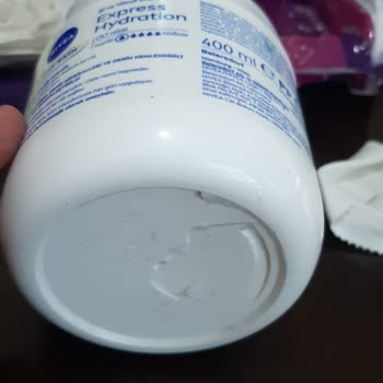 Kırık Nivea Express Hydration Krem İçin Değişim Talebi
