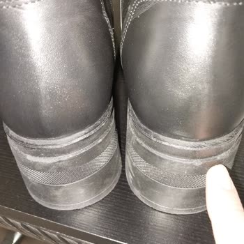 Van AVM Tamer Tanca Mağazasında Alınan Botta Üretim Kusuru Ve İade Reddine Şikayet