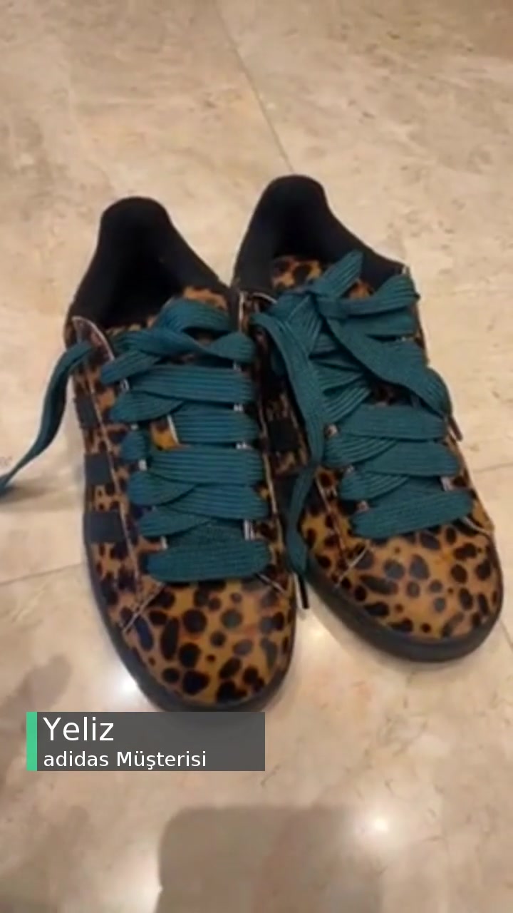 Adidas Lütfen Bu Ayakkabının Çözümünü Bulun! videonun kapak resmi