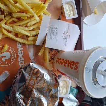 Popeyes Tema World Şubesinde Islak Mendil Eksikliği Hijyen Sorunu
