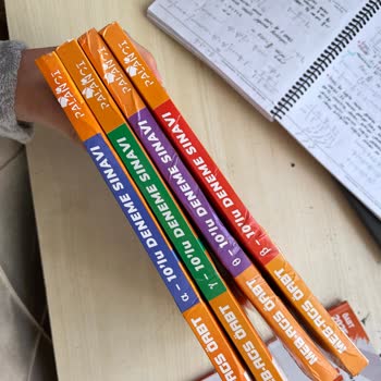 Aras Kargo’nun Yırtılmış Paketi Ve Ezilen Kitaplar Mağduriyetime Neden Oldu