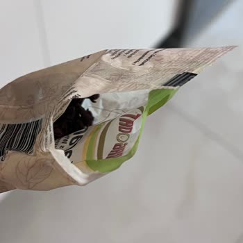 Bağdat Karanfil Paketi İçinde Saç Teli Bulunması Hijyen İhlali