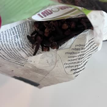 Bağdat Karanfil Paketi İçinde Saç Teli Bulunması Hijyen İhlali