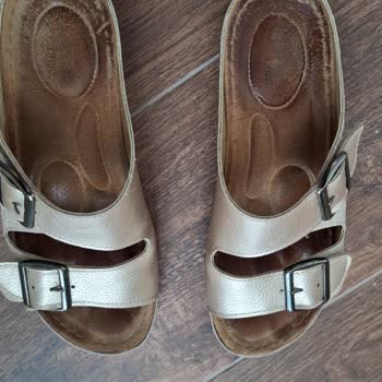 Kifidis Anatomik Terlik Kalitesiz Ve Hızlı Aşınma