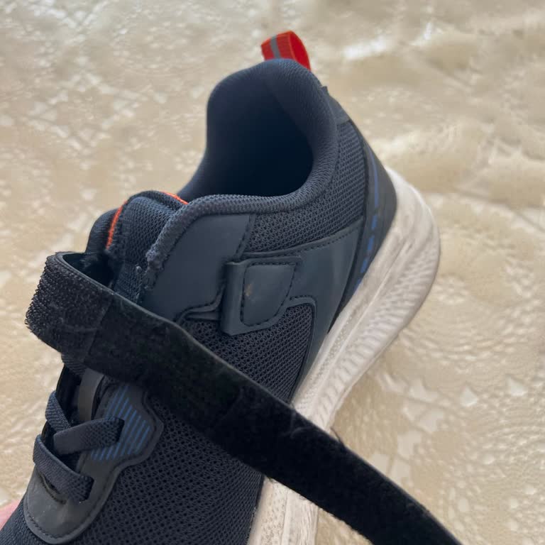 FLO Ayakkabısının Bant Kulpu Koptu, Tazminat Talebi