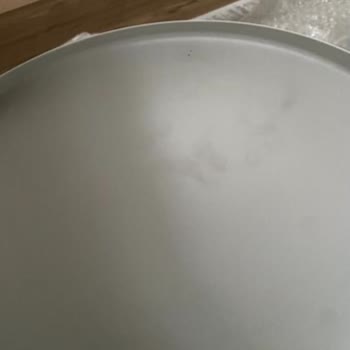 Winnipeg Satıcısının Defolu Ve Vidasız Çelik Sehpasının İadesi Reddedildi