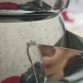 Kısa Sürede Pas Ve Kireç Gelişen Çaydanlık İçin Ücret İadesi Talebi