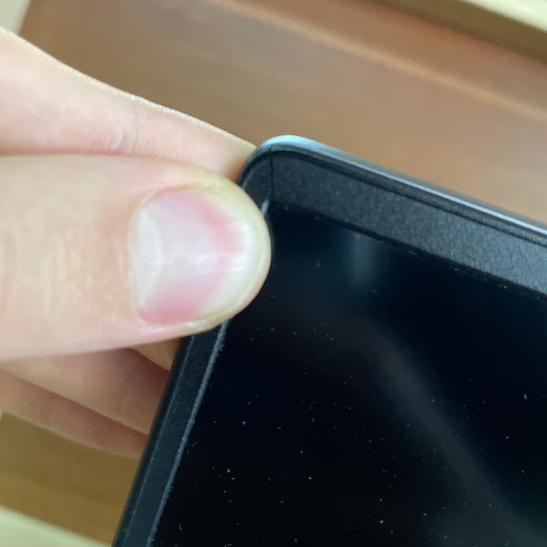 Huawei Matebook D16 Çerçeve Kırıldı, Hiçbir Dıştan Hasar Almadı!