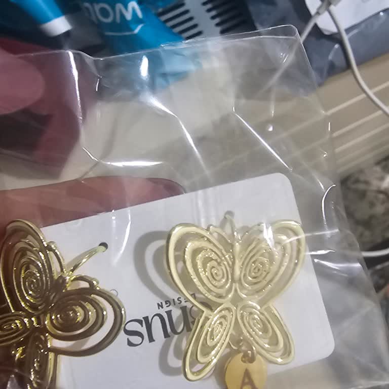 Yanlış Harfli Küpe Gönderimi Ve Ücretsiz Yeniden Teslimat Talebi