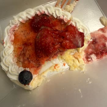 Küflü Pastanın Taze Olarak Satılması Çocuk Sağlığını Tehlikeye Attı