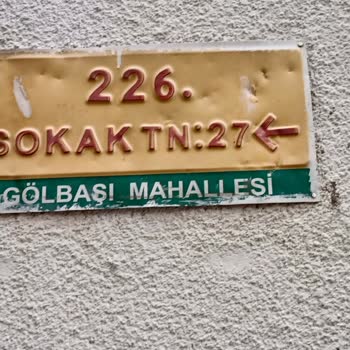 Dicle Elektrik'in Plansız Kazı Çalışmaları Mahallede Güvenliğe Tehdit Oluşturuyor