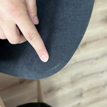 Kusurlu Sandalye Ve Masanın Yeni Ürünle Değiştirilmesi Talebi