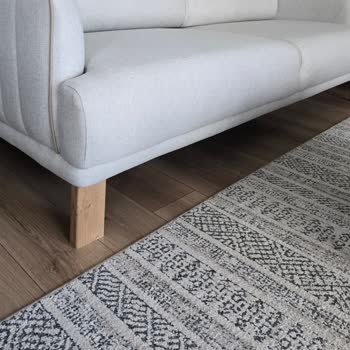 Divanev Kırılan Plastik Ayaklar, Yüksek Tamir Ücreti Ve Satış Sonrası Destek Eksikliği