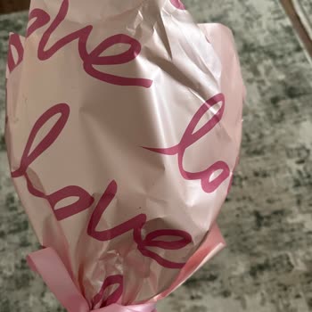 Özensiz Paketleme Nedeniyle Kelebekli Ledli Çiçek Hasar Aldı