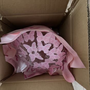 Özensiz Paketleme Nedeniyle Kelebekli Ledli Çiçek Hasar Aldı