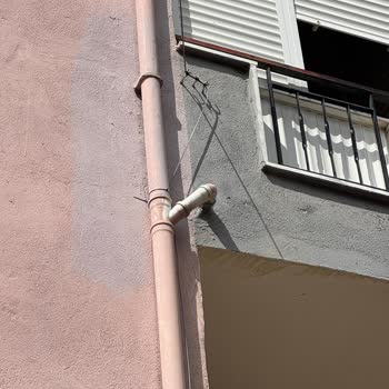 İzinsiz Duru Net Çalışanları Bina Dış Cephesine Delik Açtı Ve Kapatılmasını Talep Ediyorum