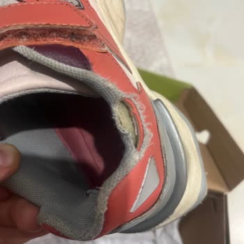 FLO Mağazasında Kısa Sürede Deforme Olan Çocuk Ayakkabısı İçin Ücretsiz Değişim Talebi