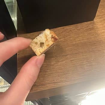 Persan Unlu Mamüller Selanik Gevreğinden Kıl Çıktı