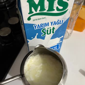 Mis Markasının Yarım Yağlı Sütünde Ani Pütürleşme Ve Çocuk Sağlığı Riski