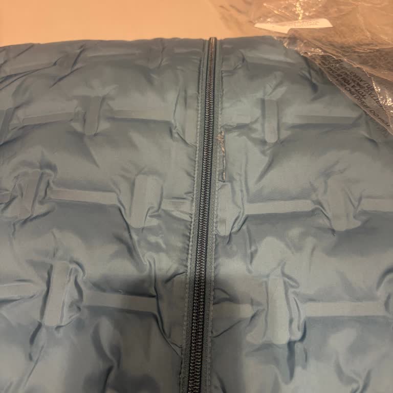 Kargoyla Gelen Ürünün Fermuarı Yırtık, Değişim İstiyorum