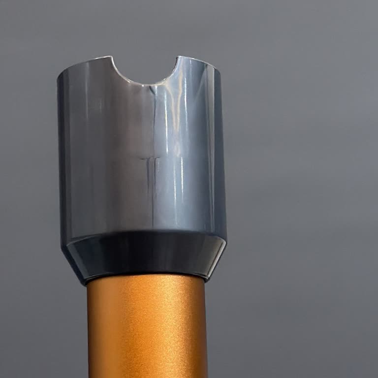 Dyson V15 Elektrikli Süpürgede Bağlantı Noktasındaki Çatlak Ve Yapısal Bozukluk