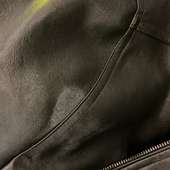 Bershka Ceketi 20 Gün İçinde Soyulmaya Başladı, İade Ve Değişim Talebi