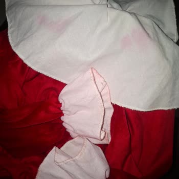 Su Temasına Dayanamayan Çocuk Elbisesi Renk Dağıttı Ve Satıcı İadeyi Reddetti