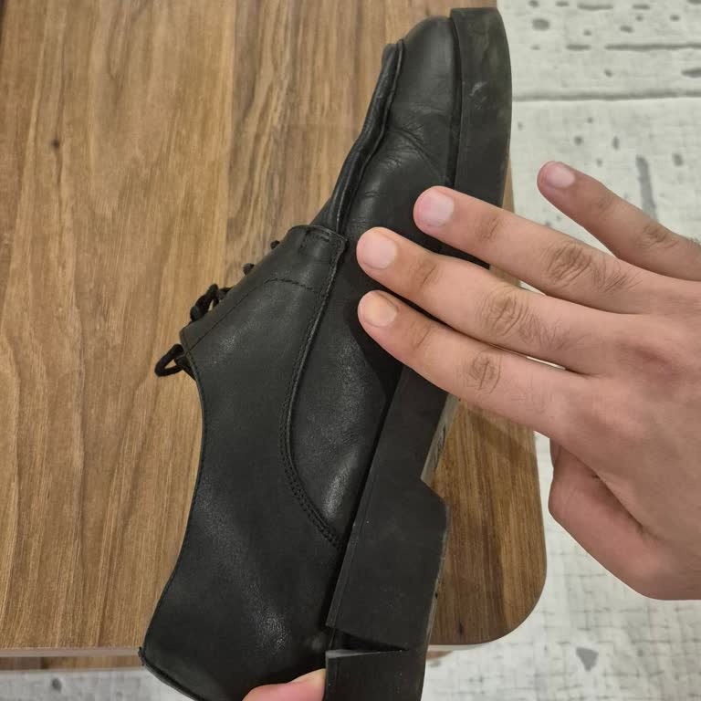 Boyner Şişli Cevahir’de Garantili Ayakkabı Üç Ayda İkiye Ayrıldı, Mağaza Sorumluluk Reddetti