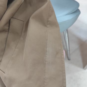 Tek Yıkamada Renk Solması Nedeniyle Ayıplı Trençkot İadesi