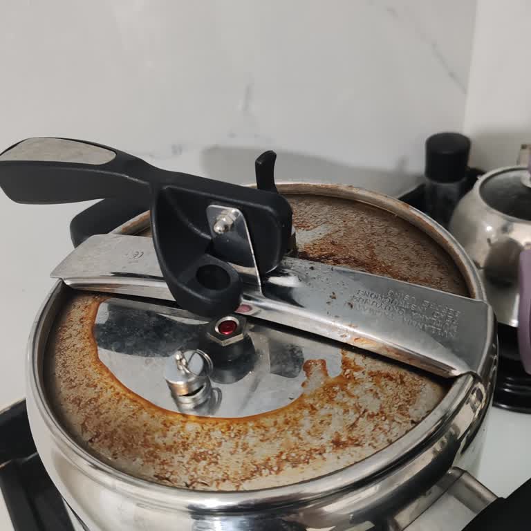 Korkmaz Düdüklü Tencere Su Fışkırması Ve Güvenlik Sorunu