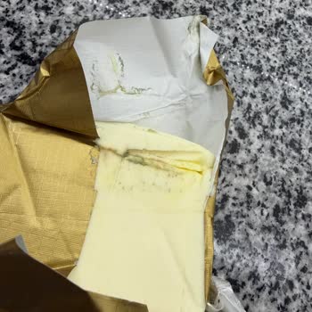 A101 Kocaeli Dilovası'nda Tereyağında Küf Ve Son Kullanma Tarihi Uyuşmazlığı