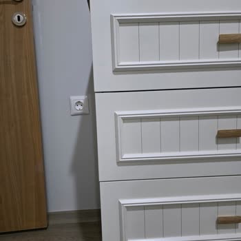 Almila Mobilya Şifonyer Montajındaki Boşluklar Ve Hizasız Kapaklar