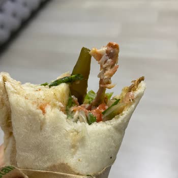 Emsi Döner Dürüm İçinden Kemik Çıkması