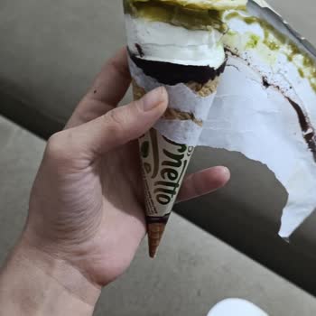 Cornetto Disc Double Antep Fıstıklı Dondurmanın Yarım Eksik Çıkması